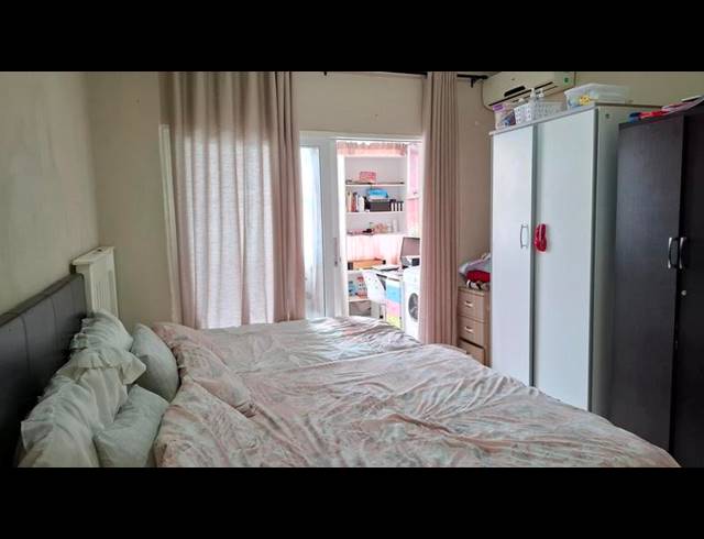 1 BEDROOM APARTMENT FOR SALE IN OVERPORT
